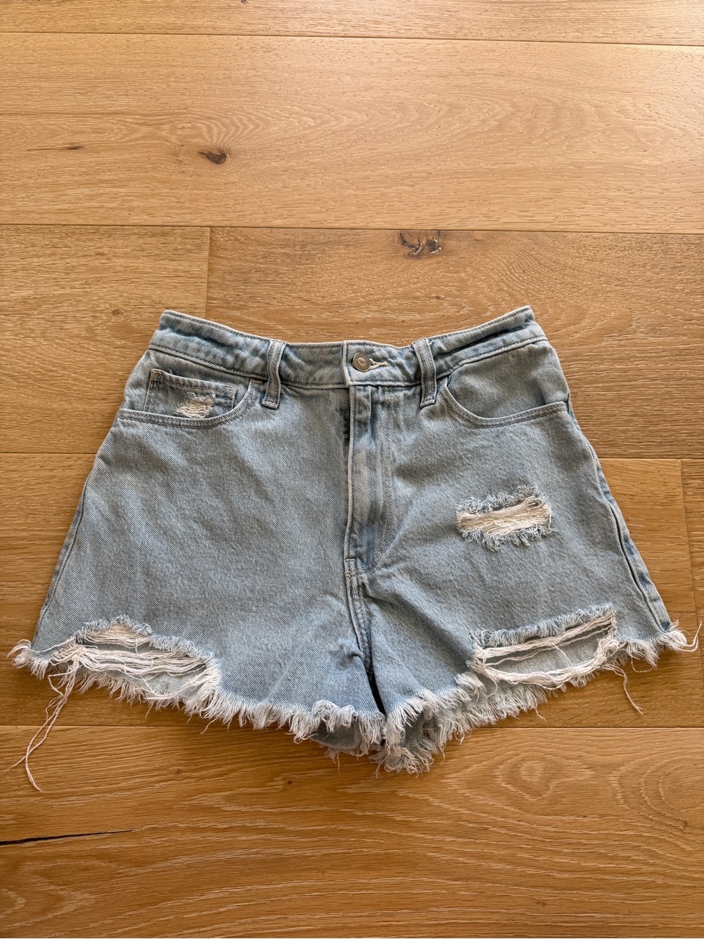 Hollister Classic Light Blue Distressed Denim Shorts for Women 26